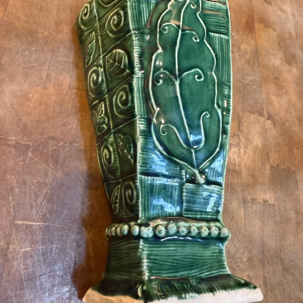Vintage Mid Century Pottery Ceramic Glossy Green Unique Shape Fish Stamp Vase - Picture 9 of 16
